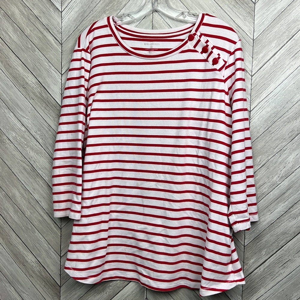Northcrest red and white stripe boat top with red buttons 1x